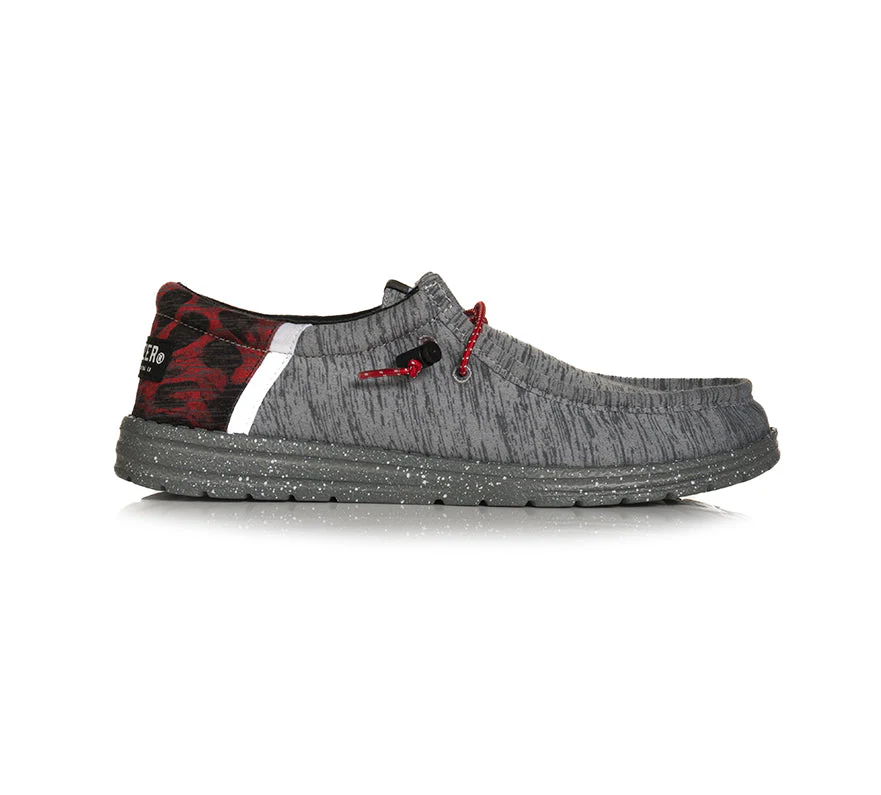 Roam Crimson Shoe